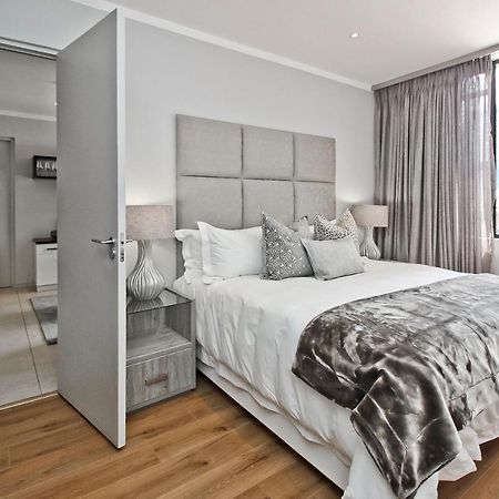 Sandton Apartment 15 West Road South Johannesburg Zewnętrze zdjęcie